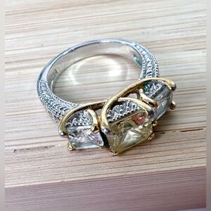 💛Art Deco Style Two-tone Ring with Yellow and Clear Stones Size 6